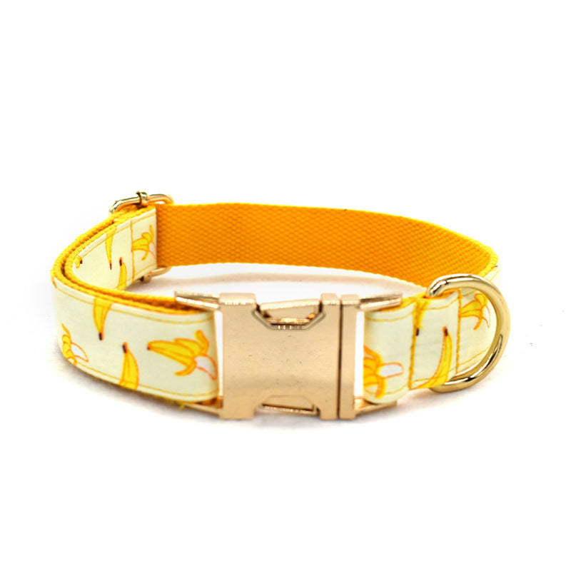 Collier pour animaux de compagnie en corde de traction pour chien en forme de banane jaune Les fournitures pour animaux de compagnie peuvent être gravées avec une boucle en métal doré Corde de 1,5 m