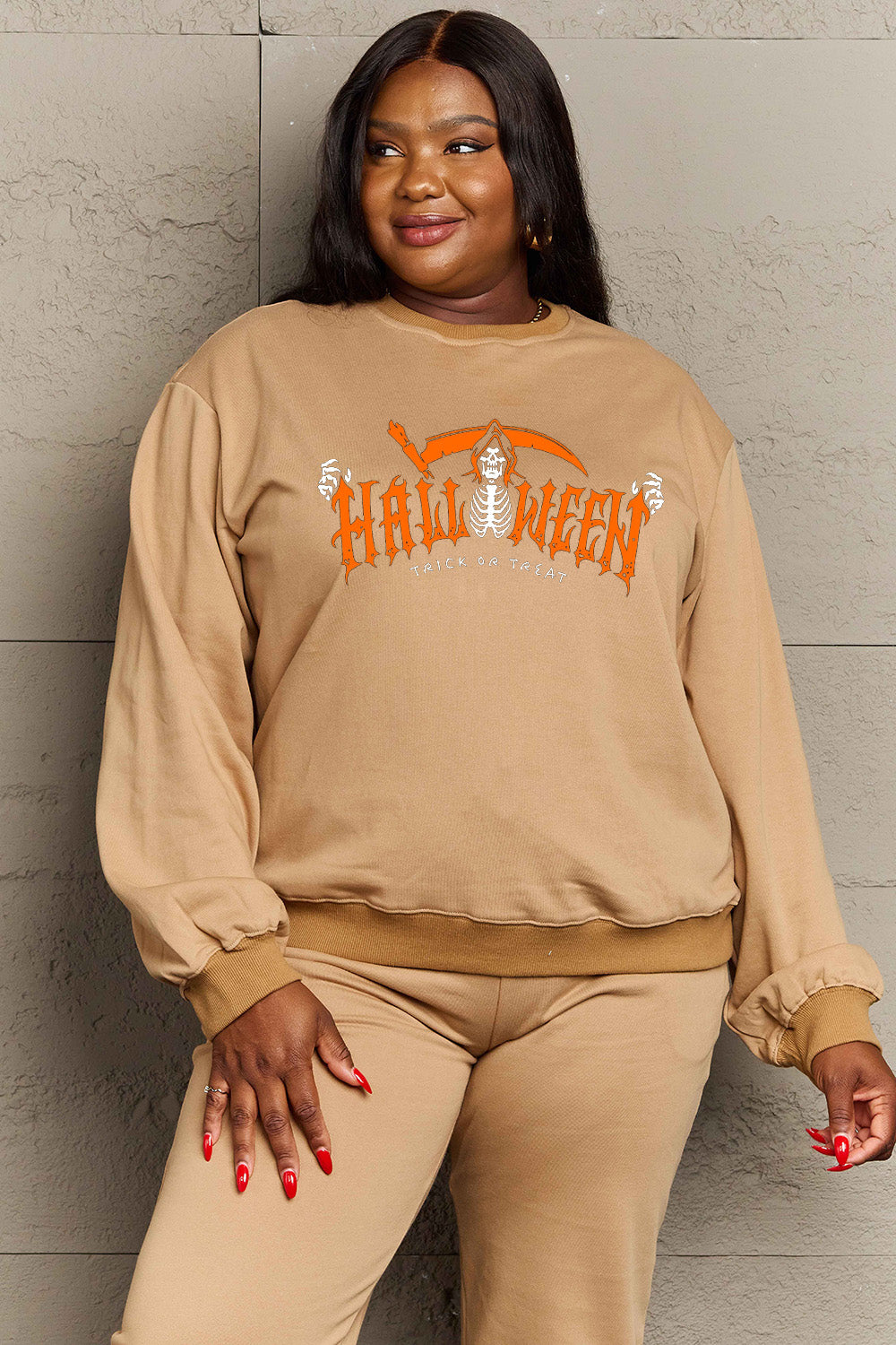 Sweat-shirt graphique HALLOWEEN TRICK OR TREAT en taille réelle Simply Love