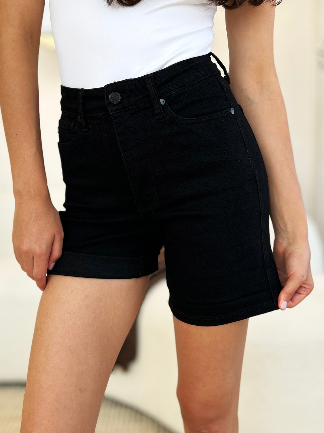 Short en jean taille haute à revers gainant Judy Blue