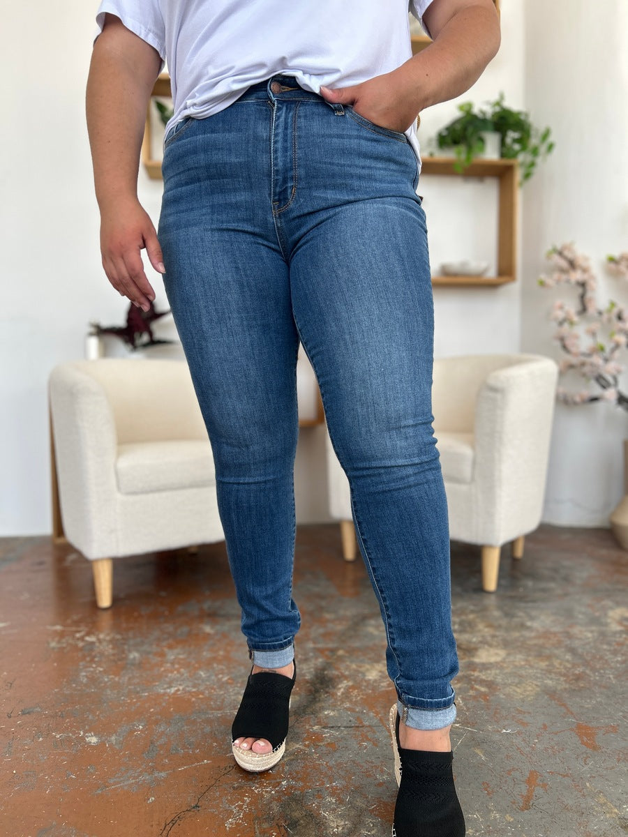 Jean skinny taille haute Judy Blue avec ourlet à revers