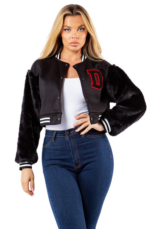 BOMBER SEXY CON CHAQUETA DE PIEL SINTÉTICA