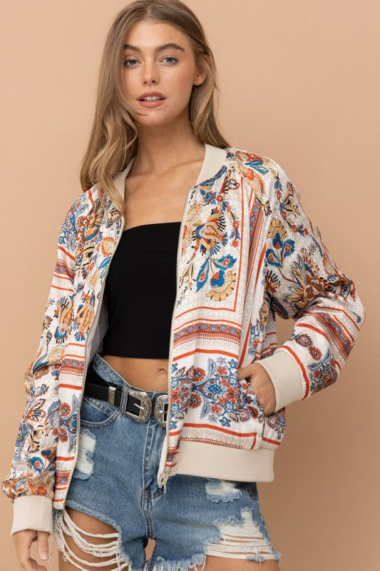 Cazadora bomber reversible de satén con estampado paisley