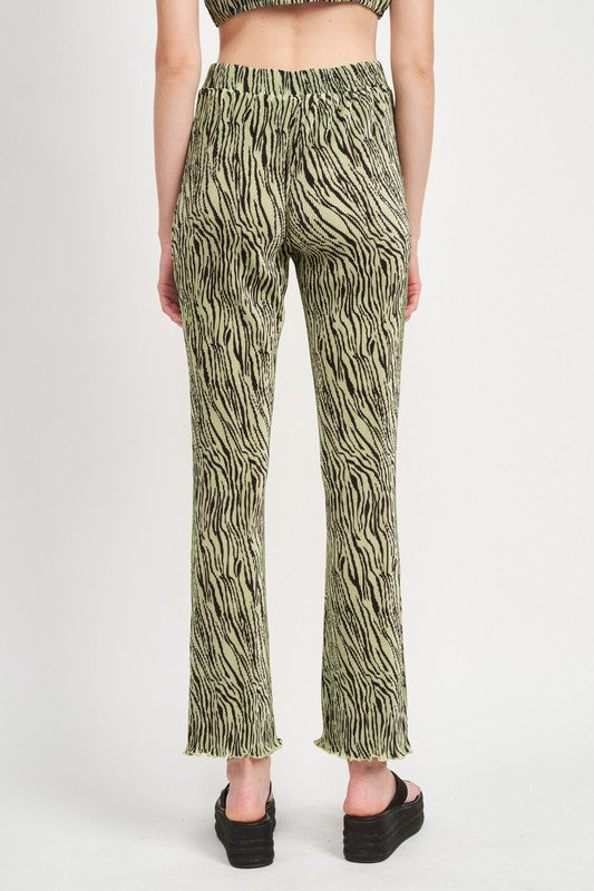 PANTALON À PLIS ÉVASÉ TAILLE HAUTE