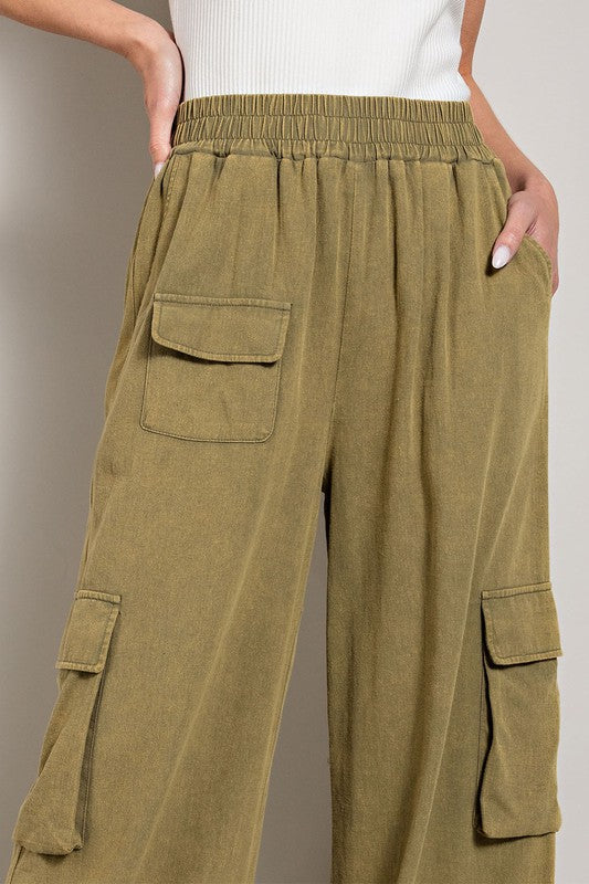 Pantalones cargo lavados con minerales