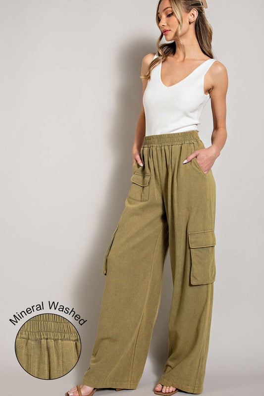 Pantalones cargo lavados con minerales