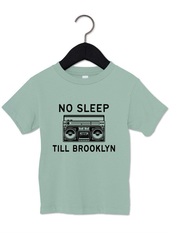 Camiseta para niños pequeños con el mensaje "No Sleep Till Brooklyn" de Cassette