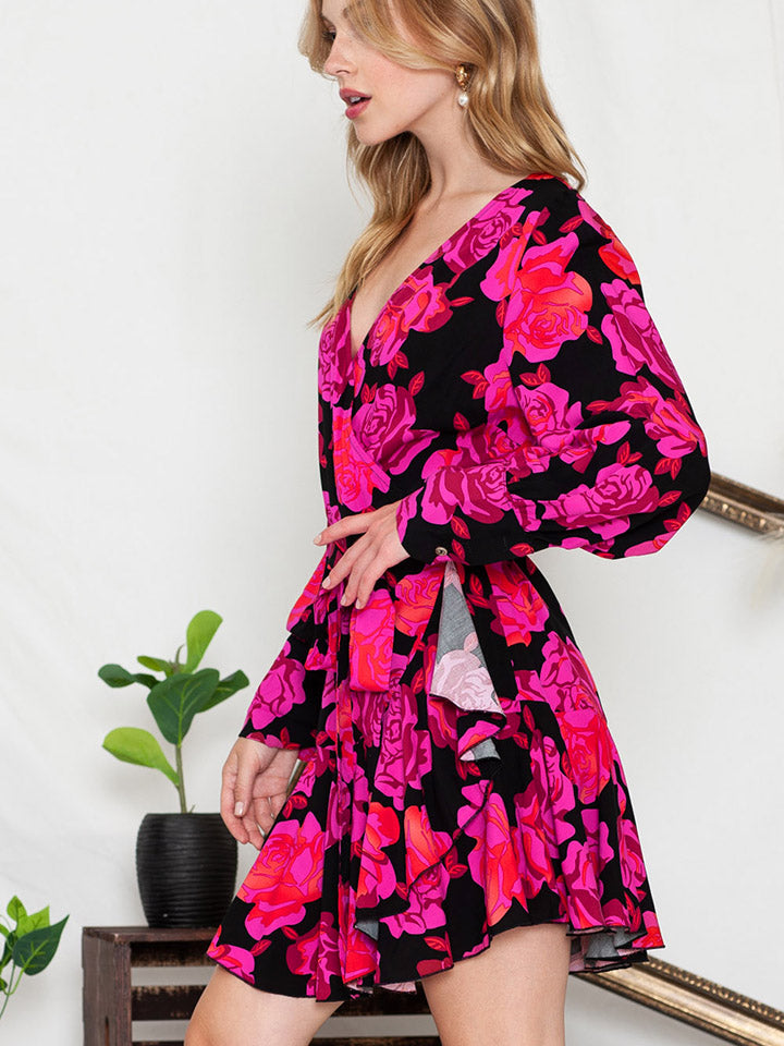 Vestido de manga larga con escote cruzado y estampado floral