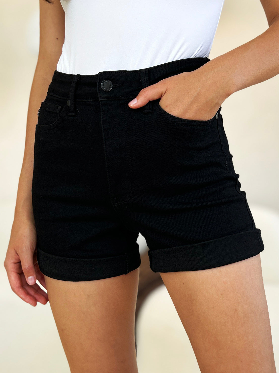 Short en jean taille haute à revers gainant Judy Blue