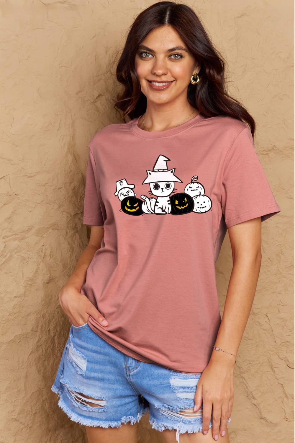 Camiseta de algodón con gráfico de gato y calabaza de tamaño completo Simply Love