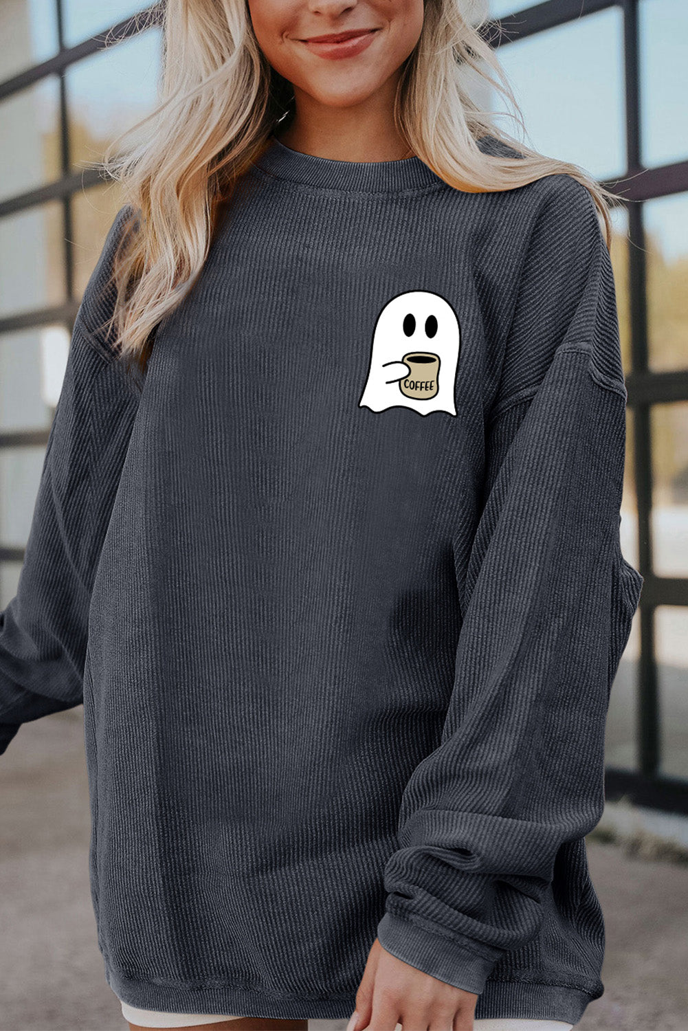 Sudadera con hombros caídos y estampado de fantasmas