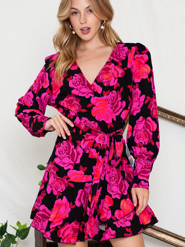 Vestido de manga larga con escote cruzado y estampado floral