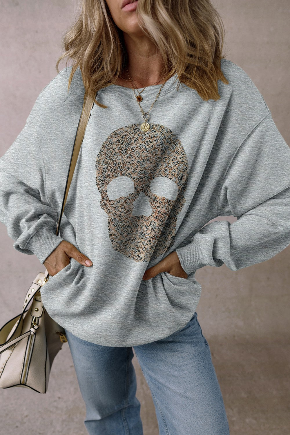 Sudadera de manga larga con cuello redondo y calavera