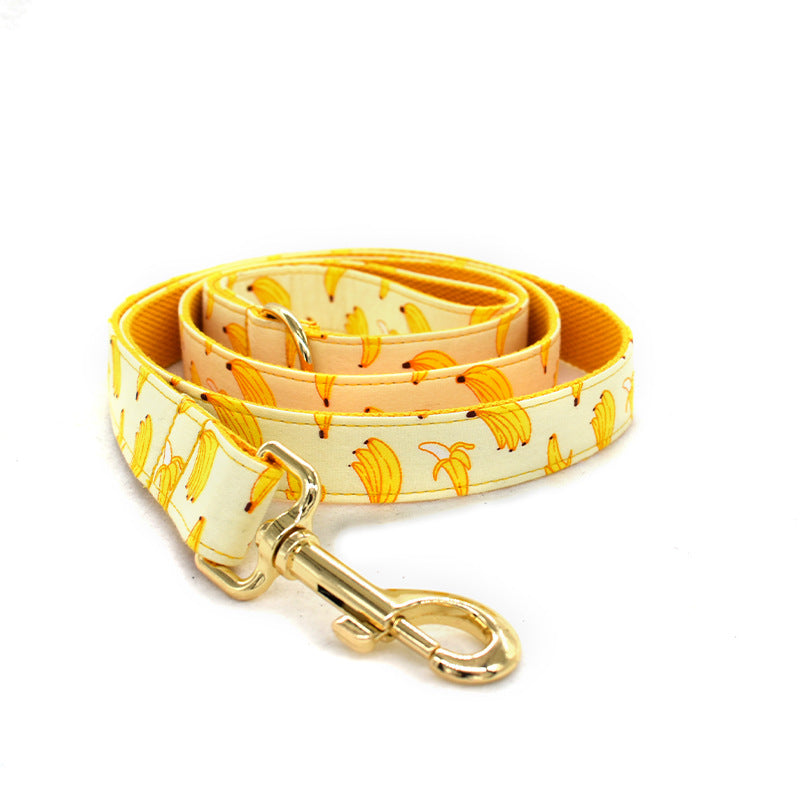 Collar de tracción para perros con forma de plátano amarillo, suministros para mascotas, se puede grabar con hebilla de metal dorado, cuerda de 1,5 m