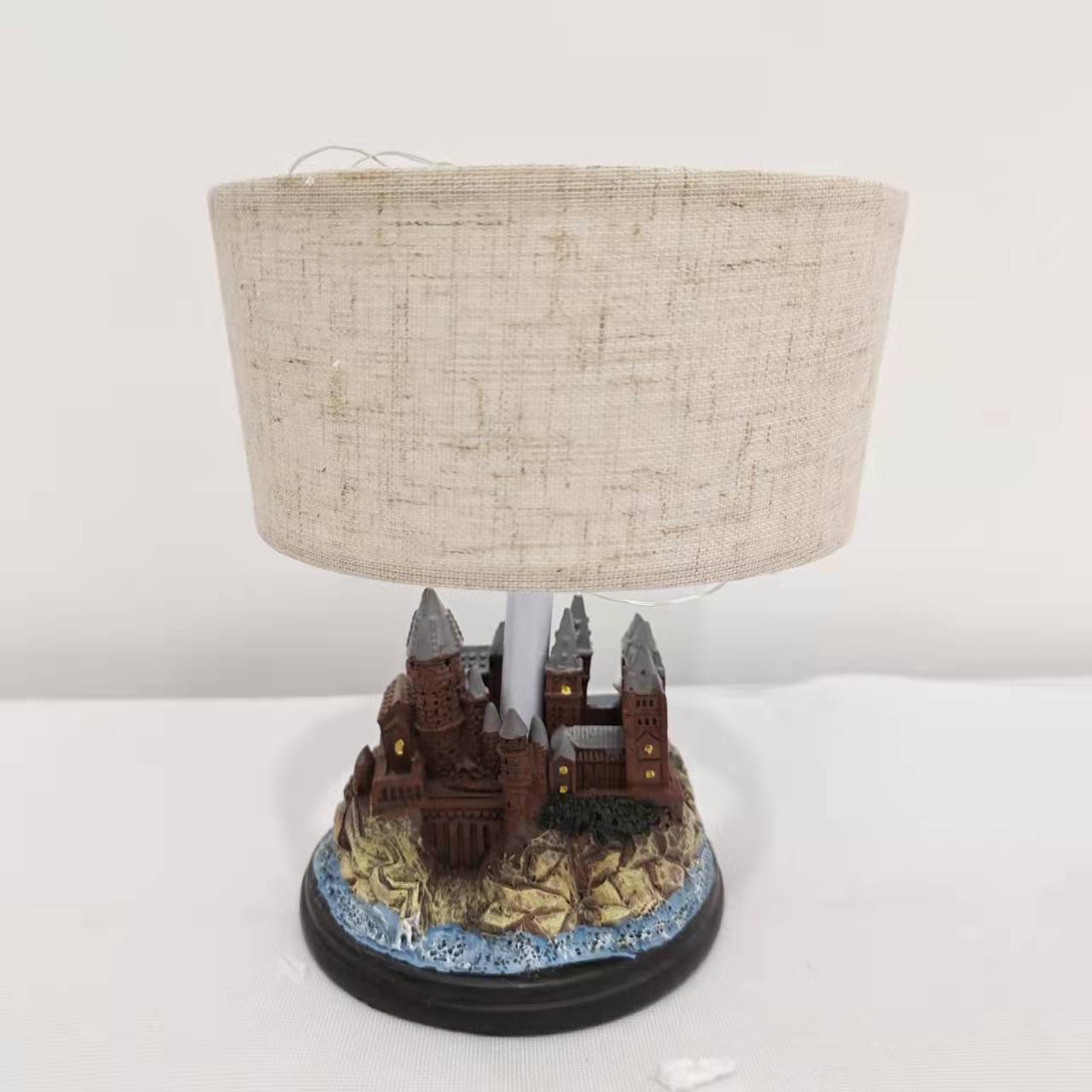 Harry Potter - Lampe en résine du château de Poudlard 