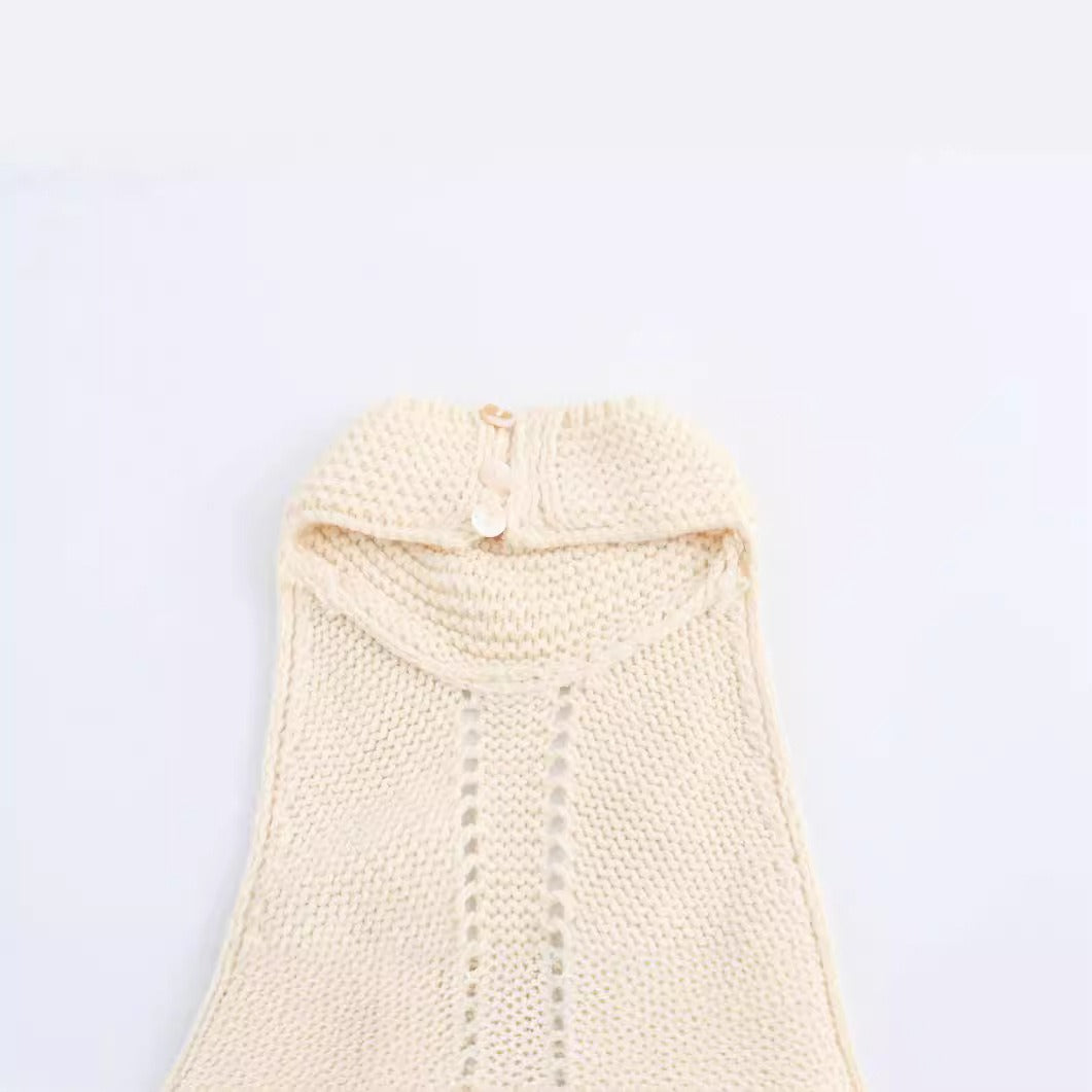 Hanging neck knitted slim fit sweater vest