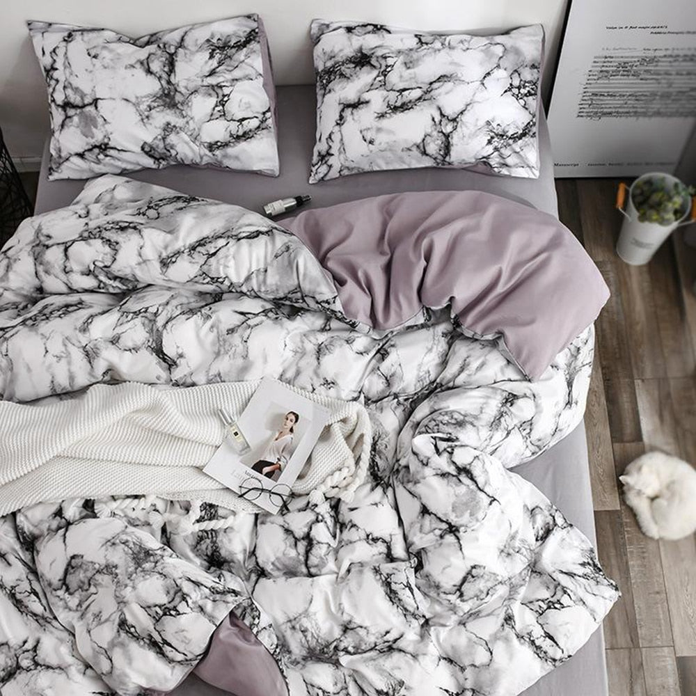 The Bedroom Bedding Is A Comfortable White Marble Pattern Printed Duvet Cover (2/3 Piece Set)