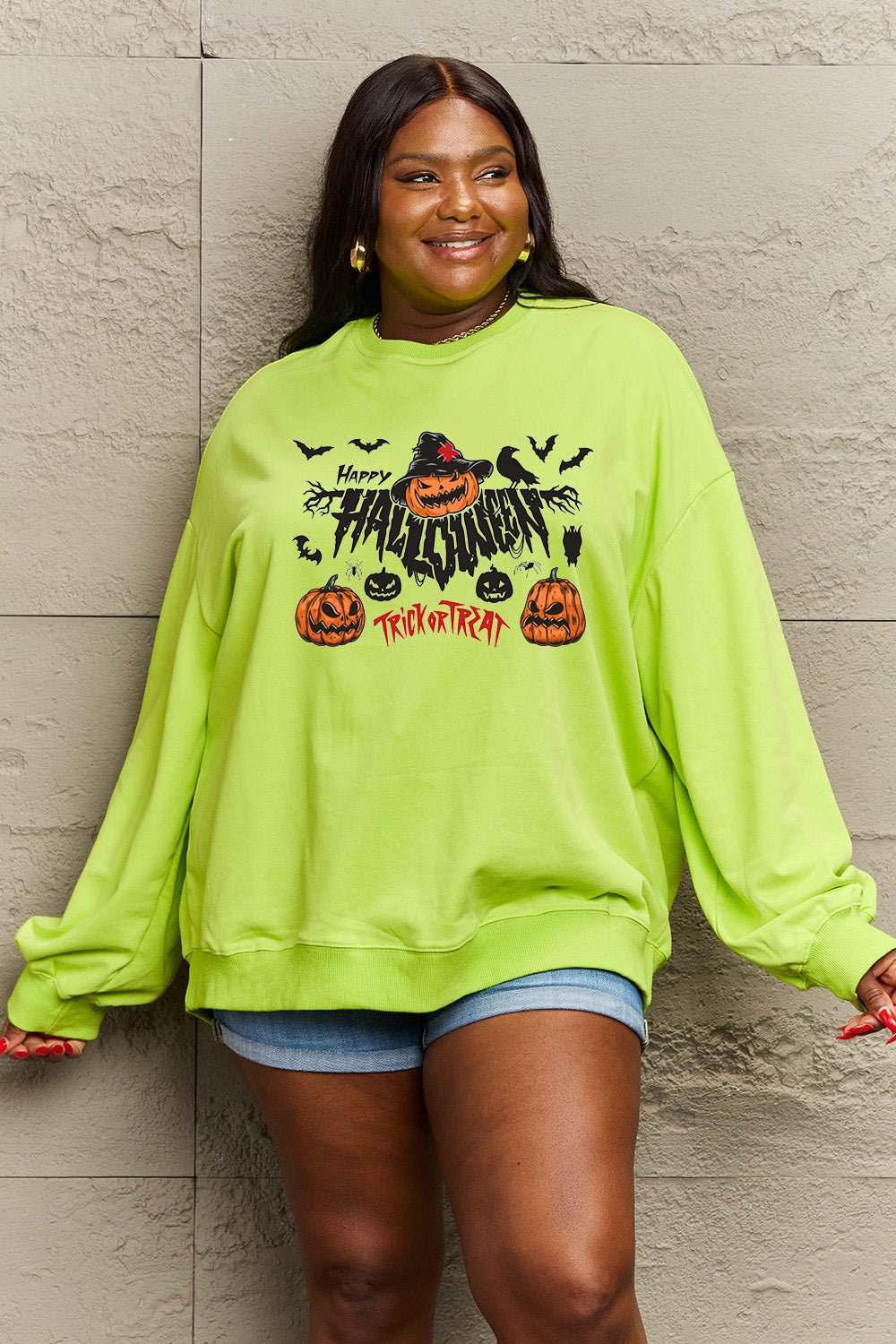 Sudadera con gráfico de tamaño completo HAPPY HALLOWEEN TRICK OR TREAT de Simply Love