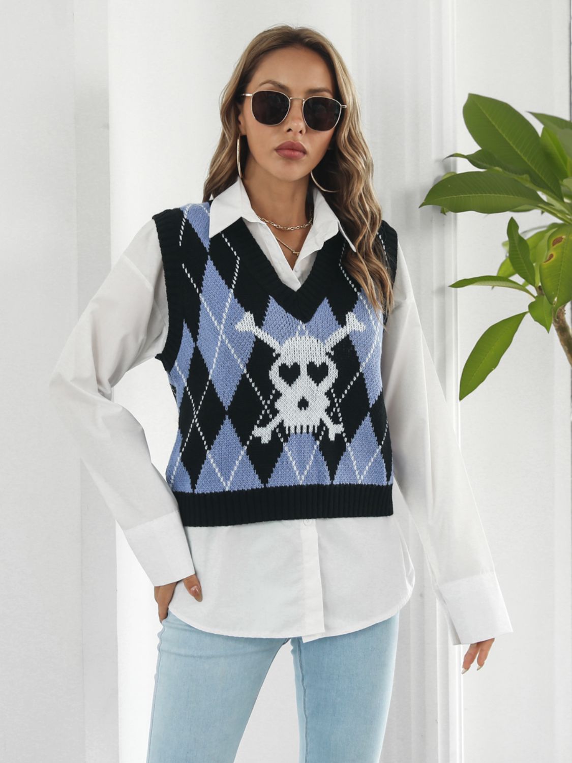 Gilet pull col V à motif géométrique tête de mort