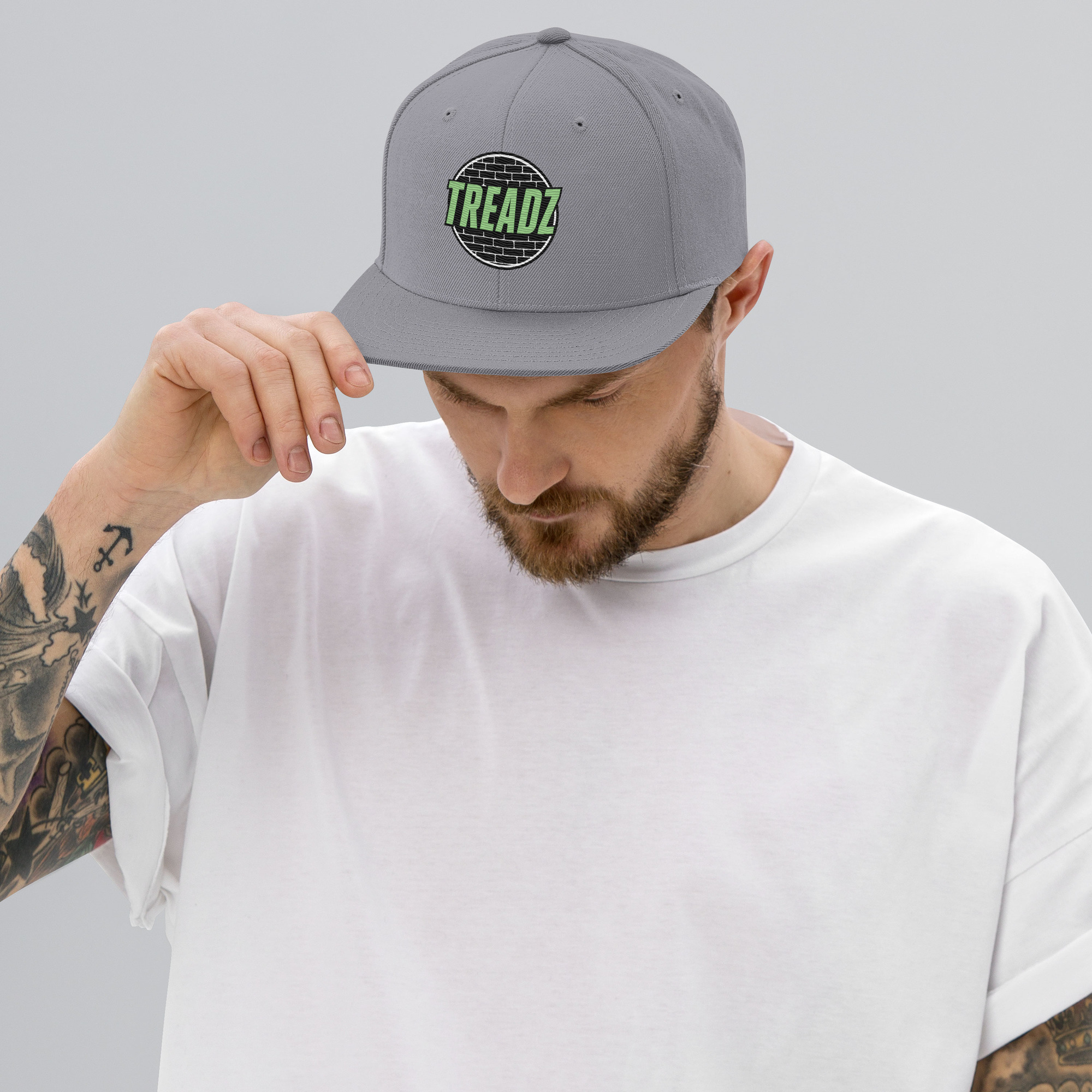 classic snapback silver front 6a4f0d189f04a.jpg classic snapback silver front 6a4f0d189f04a.jpg